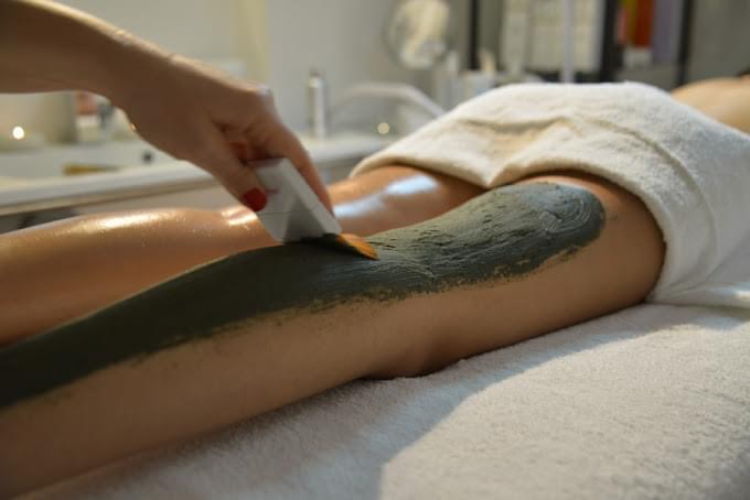 Trattamento corpo eseguito nel centro Dely Beauty